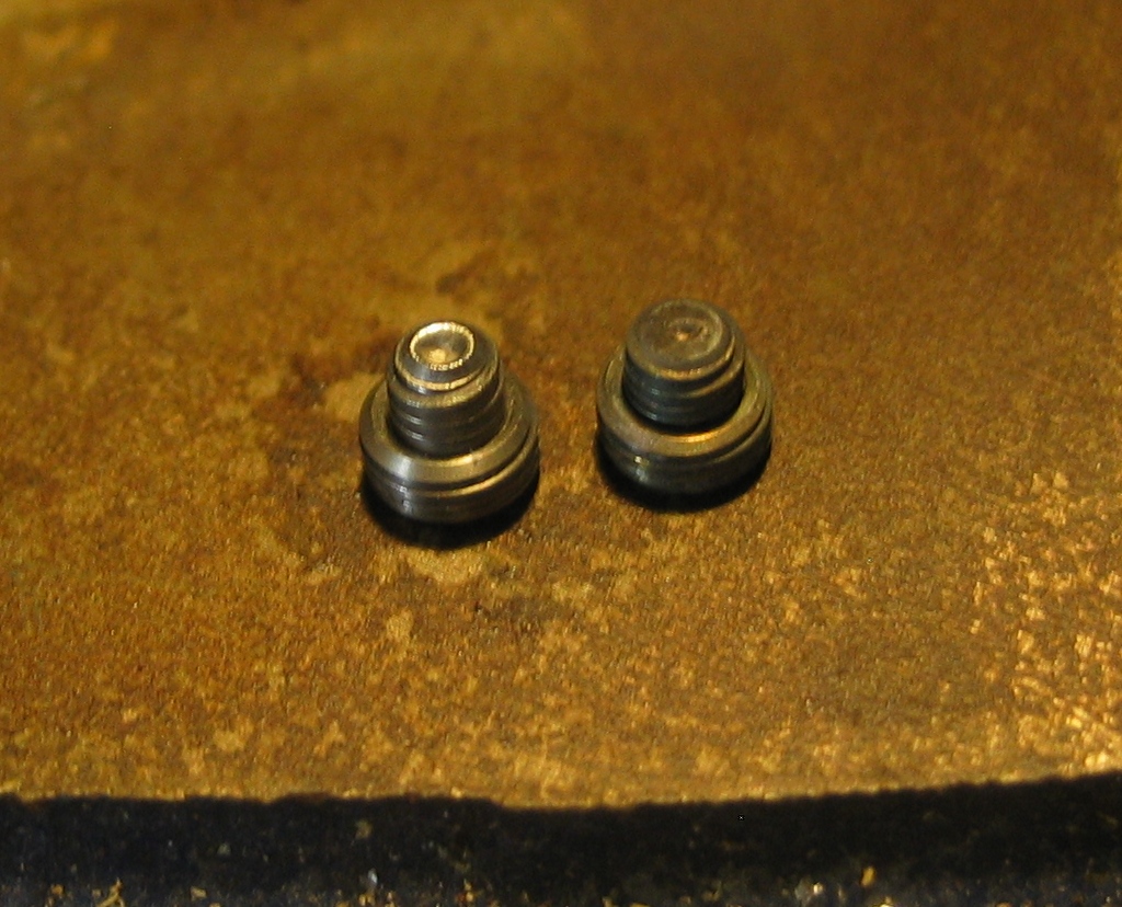 Set screw and insert on left, mashed version on right.